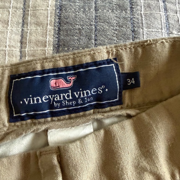 Vineyard Vines Men's Two-Pack Cotton Shorts in Khaki and Light Blue - Picture 5 of 5